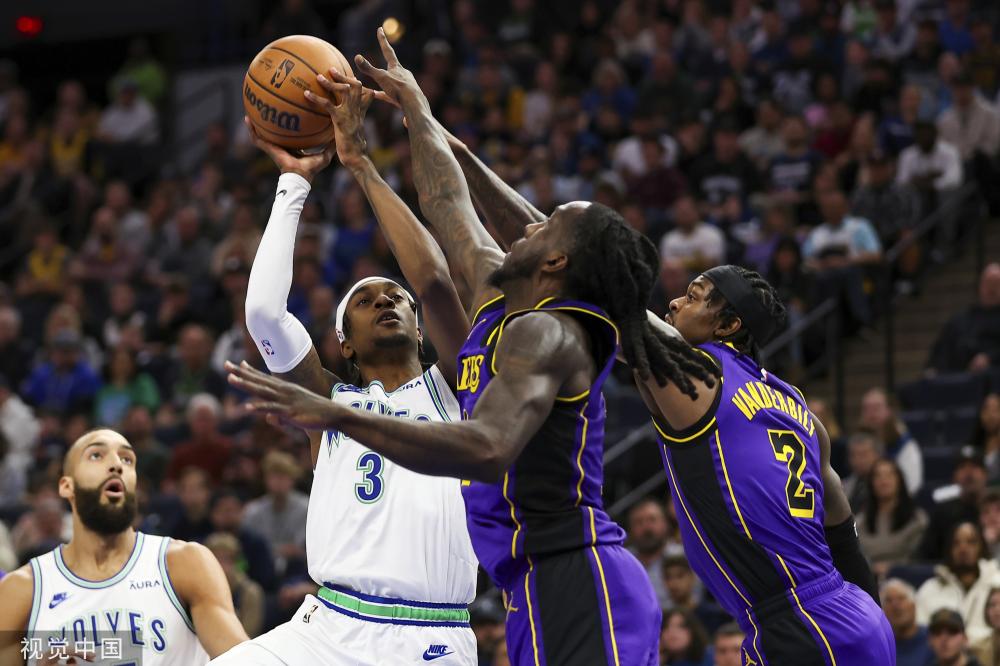 组赛中占据 组赛中占据